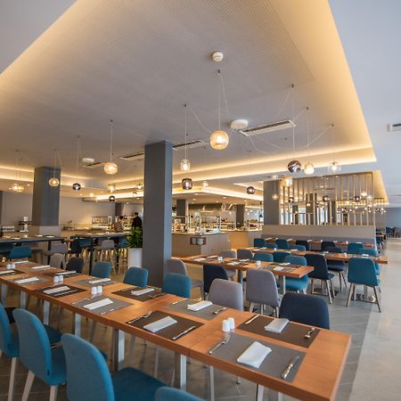 Arena Hotel Holiday Медулин Екстериор снимка