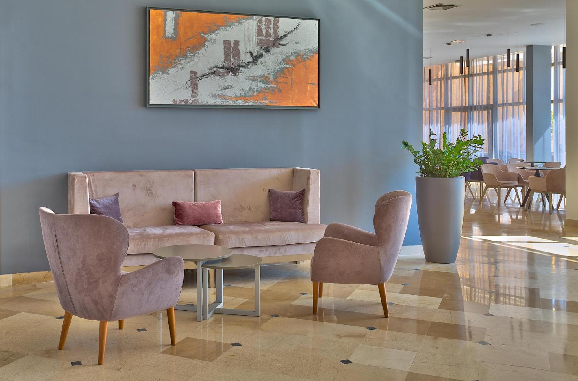 Arena Hotel Holiday Медулин Екстериор снимка