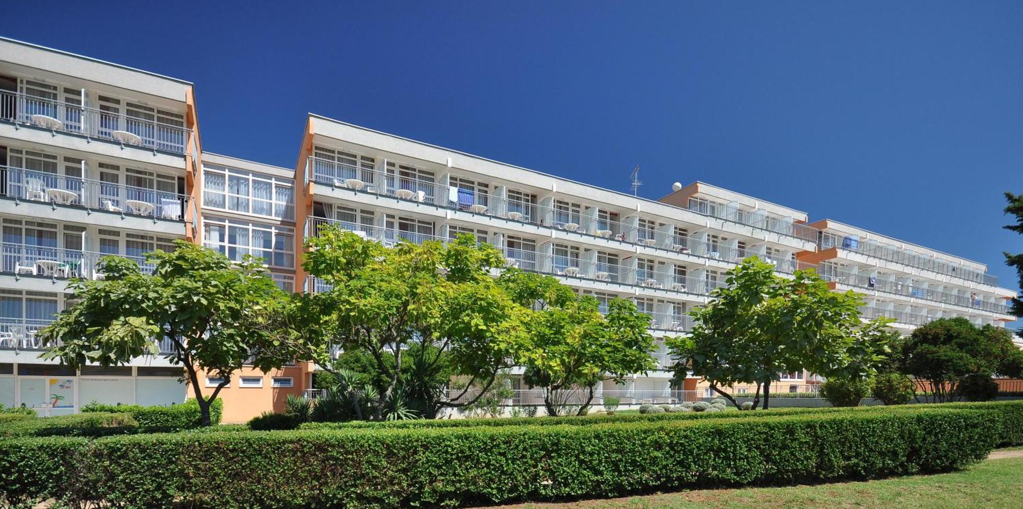 Arena Hotel Holiday Медулин Екстериор снимка